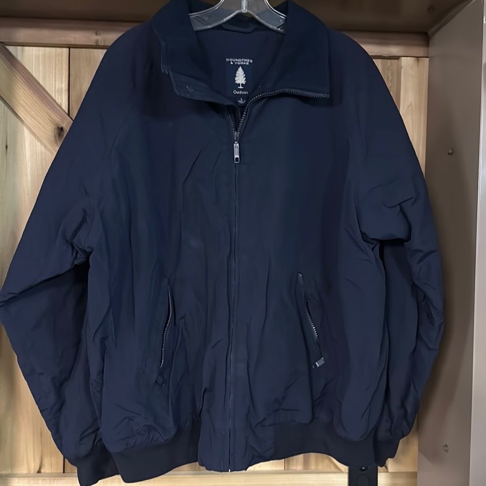 Roundteee &  Yorke Jacket